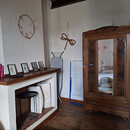 Maison Au Village Du Livre Montolieu Экстерьер фото