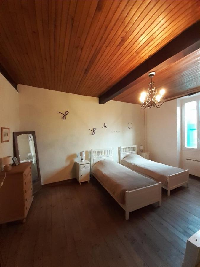 Maison Au Village Du Livre Montolieu Экстерьер фото
